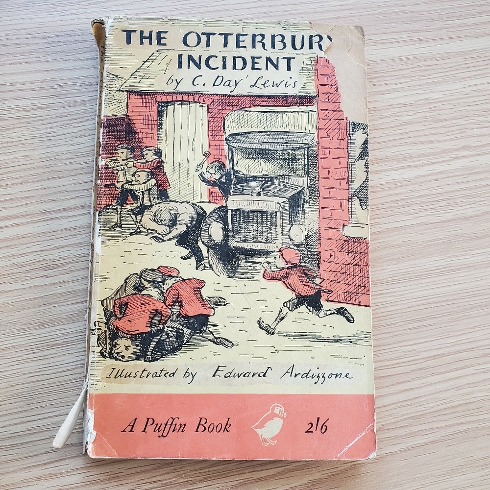 The Otterbury Incident by C.‎ Day Lewis a puffin book 2/6 vintage 1961